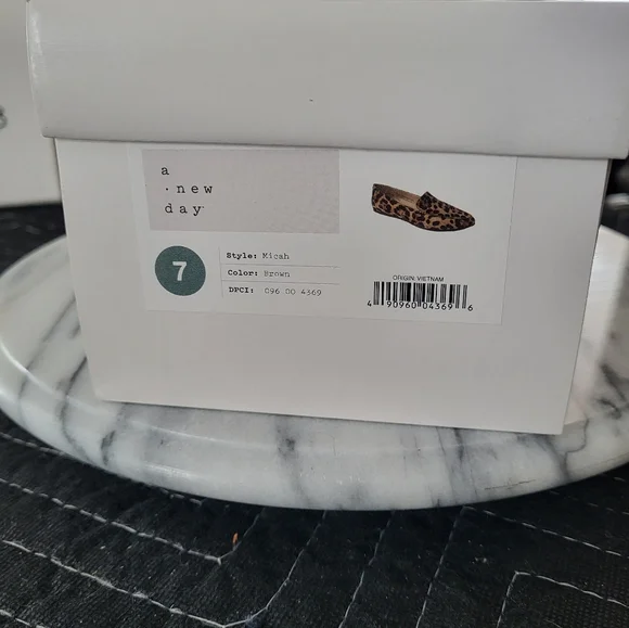 NWT Leopard Flats 8 - Picture 3 of 11